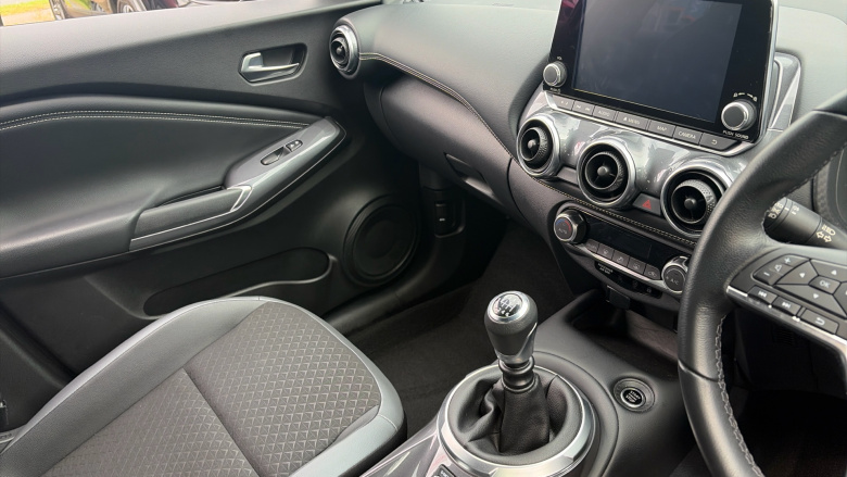 Nissan Juke 1.0 DiG-T 114 N-Connecta 5dr Petrol Hatchback